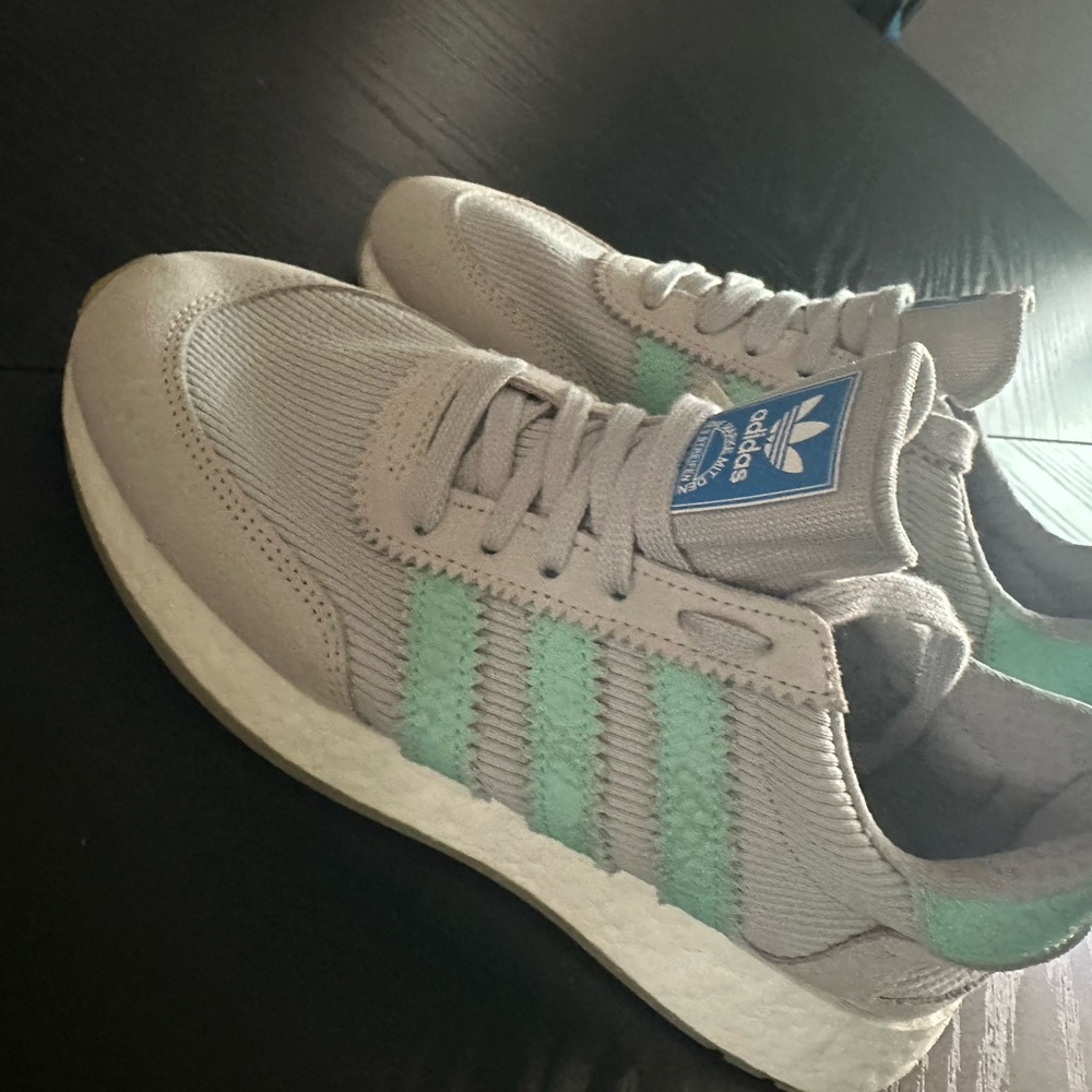 Adidas Women's Gray Sneakers with Mint Stripes NEW WITH TAGS